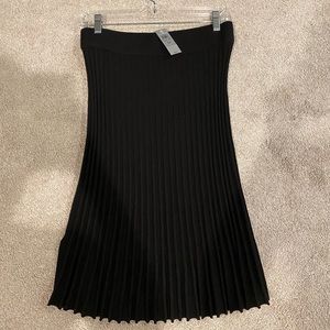 Selling a Ann Taylor skirt